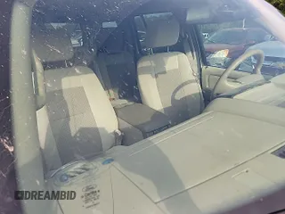 2006 Ford Explorer XLS z VIN 1FMEU62E26UB17291, wystawiony jako IAAI lot #42378335 z przebiegiem 158 911 mil mil oraz . Historia ofert i sprzedaży dostępna na DreamBid. Obrazek 24.