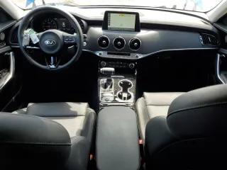 2018 Kia Stinger Premium with VIN KNAE25LA9J6037500, listed as a Copart auction lot 63330054 with 31,234 mi miles and Salvage Title. Bid and sale history available at DreamBid. Image 8.
