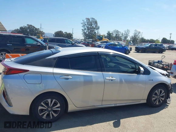2017 Toyota Prius Plus with VIN JTDKARFP7H3019766, listed as a IAAI auction lot 41850601 with 281,540 mi miles and . Bid and sale history available at DreamBid. Image 14.