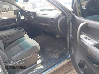 2008 GMC Sierra 1500 SLE1 z VIN 2GTEC130981215732, wystawiony jako IAAI lot #42148199 z przebiegiem 199 218 mil mil oraz . Historia ofert i sprzedaży dostępna na DreamBid. Obrazek 5.