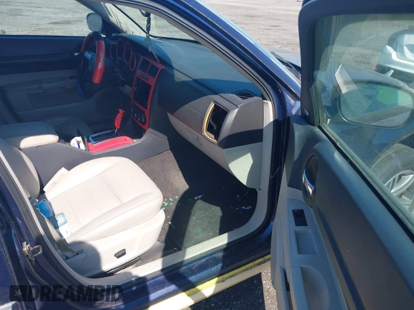 2005 Dodge Magnum R/T with VIN 2D4GZ58285H547255, listed as a IAAI auction lot 42229191 with 132,772 mi miles and . Bid and sale history available at carsss.com. Image 5.