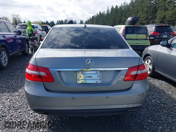 2010 Mercedes-Benz E-Class E 350 Luxury with VIN WDDHF8HB3AA128286, listed as a IAAI auction lot 41970037 with 183,961 mi miles. Bid and sale history available at carsss.com. Image 16.