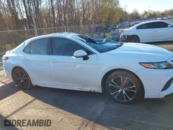 2018 Toyota Camry LE with VIN 4T1B11HK5JU565402, listed as a IAAI auction lot 41824110 with 105,659 mi miles. Bid and sale history available at carsss.com. Image 13.