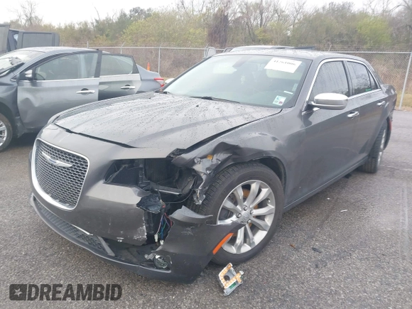 2019 Chrysler 300 Limited with VIN 2C3CCAKG5KH594978, listed as a IAAI auction lot 41261006 with 184,890 mi miles. Bid and sale history available at carsss.com. Image 17.