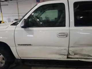 2002 GMC Yukon XL SLT with VIN 3GKFK16ZX2G270341, listed as a Copart auction lot 88023885 with 238,111 mi miles and Salvage Title. Bid and sale history available at carsss.com. Image 7.