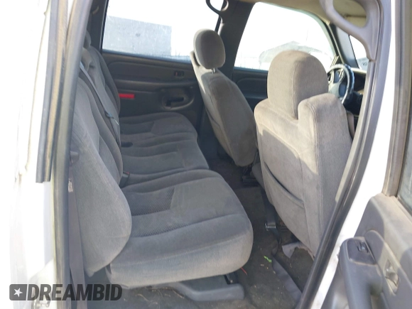 2006 Chevrolet Silverado 1500 LT1 with VIN 2GCEK13T861144372, listed as a IAAI auction lot 41564008 with 295,445 mi miles. Bid and sale history available at carsss.com. Image 8.
