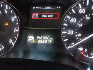 2014 Nissan Pathfinder S z VIN 5N1AR2MM4EC641494, wystawiony jako IAAI lot #42298487 z przebiegiem 142 360 mil mil oraz . Historia ofert i sprzedaży dostępna na DreamBid. Obrazek 7.