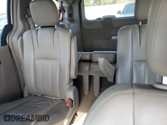 2014 Chrysler Town & Country Touring with VIN 2C4RC1BGXER438570, listed as a Copart auction lot 50008645 with 176,562 mi miles and Salvage Title. Bid and sale history available at carsss.com. Image 10.