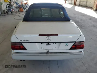 1995 Mercedes-Benz E Class with VIN WDBEA66E7SC186998, listed as a Copart auction lot 48033005 with 114,643 mi miles and Clean Title. Bid and sale history available at carsss.com. Image 6.