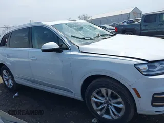 2017 Audi Q7 Premium Plus z VIN WA1LAAF74HD043775, wystawiony jako IAAI lot #42013115 z przebiegiem 68 519 mil mil oraz . Historia ofert i sprzedaży dostępna na DreamBid. Obrazek 13.