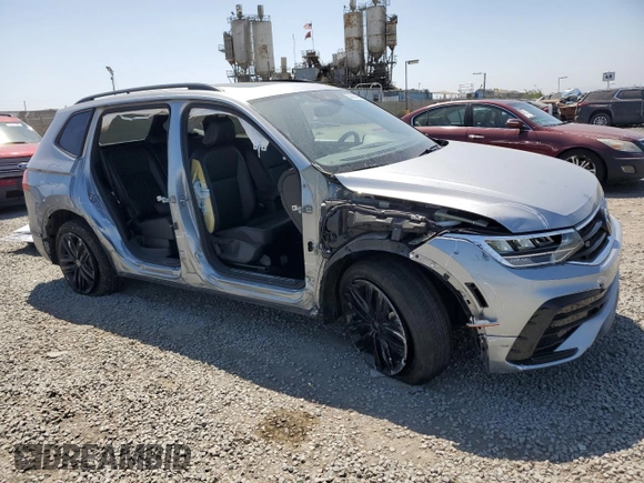 2022 Volkswagen Tiguan SE R-Line Black z VIN 3VV8B7AX9NM171563, wystawiony jako Copart lot #53090465 z przebiegiem 59 708 mil mil oraz Szkoda całkowita • Salvage title. Historia ofert i sprzedaży dostępna na DreamBid. Obrazek 4.