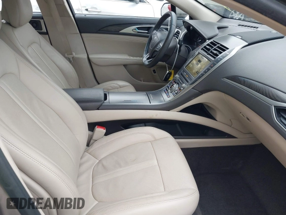 2018 Lincoln MKZ Hybrid Reserve z VIN 3LN6L5MU2JR602228, wystawiony jako IAAI lot #41441004 z przebiegiem 71 047 mil mil oraz . Historia ofert i sprzedaży dostępna na DreamBid. Obrazek 5.