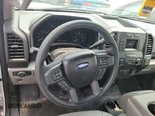 2018 Ford F-150 XL z VIN 1FTMF1EB6JKF86421, wystawiony jako IAAI lot #42789883 z przebiegiem 11 869 mil mil oraz . Historia ofert i sprzedaży dostępna na DreamBid. Obrazek 6.