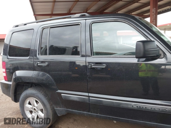 2012 Jeep Liberty Sport z VIN 1C4PJMAK8CW153861, wystawiony jako IAAI lot #41774221 z przebiegiem 135 698 mil mil oraz . Historia ofert i sprzedaży dostępna na DreamBid. Obrazek 13.