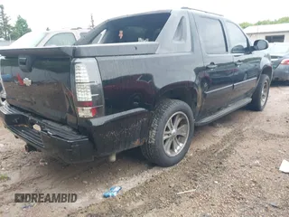 2007 Chevrolet Avalanche 2LT with VIN 3GNEC12J27G196433, listed as a IAAI auction lot 42361795 with 186,808 mi miles and . Bid and sale history available at DreamBid. Image 4.
