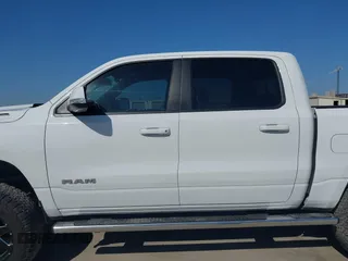 2019 Ram 1500 Big Horn z VIN 1C6RREFT3KN717033, wystawiony jako IAAI lot #41956116 z przebiegiem 37 029 mil mil oraz . Historia ofert i sprzedaży dostępna na DreamBid. Obrazek 14.