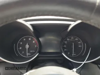 2020 Alfa Romeo Giulia Ti Sport z VIN ZARFAMBN9L7638983, wystawiony jako Copart lot #58692915 z przebiegiem Nie podano mil oraz Nie do naprawy • Non repairable. Historia ofert i sprzedaży dostępna na DreamBid. Obrazek 9.