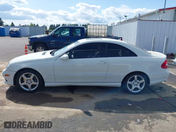2008 Mercedes-Benz CLK 350 with VIN WDBTJ56H68F245431, listed as a IAAI auction lot 42085771 with 38,540 mi miles and . Bid and sale history available at DreamBid. Image 14.