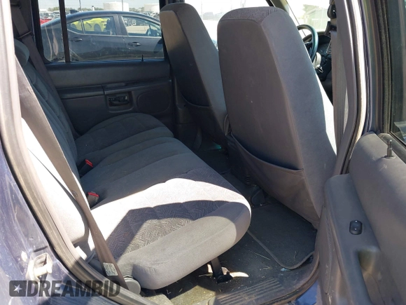 2000 Ford Explorer XLT с VIN 1FMZU73E7YZC06429, выставлен на аукционе IAAI как лот 42453497 с пробегом 15 567 миль миль и . История ставок и продаж доступна на DreamBid. Изображение 8.