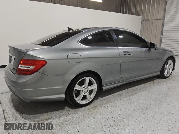2015 Mercedes-Benz C 250 with VIN WDDGJ4HB3FG366629, listed as a Copart auction lot 56400615 with 38,262 mi miles and Clean title. Bid and sale history available at DreamBid. Image 3.