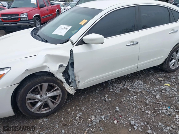 2015 Nissan Altima 2.5 S with VIN 1N4AL3AP2FC476885, listed as a IAAI auction lot 41917690 with 147,345 mi miles. Bid and sale history available at carsss.com. Image 6.
