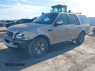 1998 Ford Expedition XLT with VIN 1FMRU17L7WLA79560, listed as a IAAI auction lot 41360506 with 267,882 mi miles. Bid and sale history available at carsss.com. Image 2.