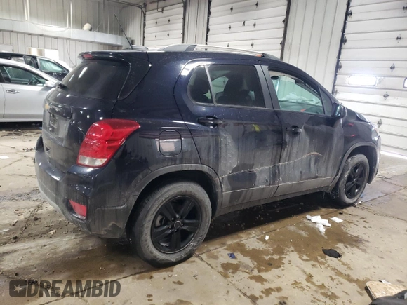 2021 Chevrolet Trax LT z VIN KL7CJPSM8MB364807, wystawiony jako Copart lot #44815215 z przebiegiem 19 669 mil mil oraz Szkoda całkowita • Salvage title. Historia ofert i sprzedaży dostępna na DreamBid. Obrazek 3.