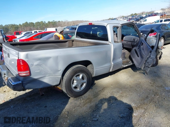 2000 Dodge Dakota with VIN 1B7GL22X9YS521262, listed as a IAAI auction lot 41635416 with 403,083 mi miles. Bid and sale history available at carsss.com. Image 4.