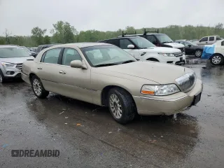 2006 Lincoln Town Car Signature z VIN 1LNHM81W76Y647607, wystawiony jako Copart lot #55507165 z przebiegiem 196 468 mil mil oraz Szkody całkowita. Historia ofert i sprzedaży dostępna na DreamBid. Obrazek 4.