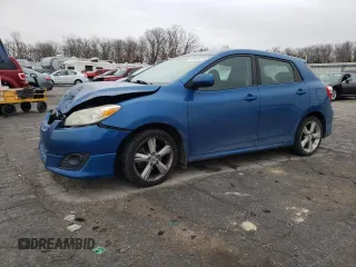 2009 Toyota Matrix S z VIN 2T1KE40E49C025371, wystawiony jako Copart lot #79478773 z przebiegiem 173 318 mil mil oraz Szkoda całkowita • Salvage title. Historia ofert i sprzedaży dostępna na DreamBid. Obrazek 1.