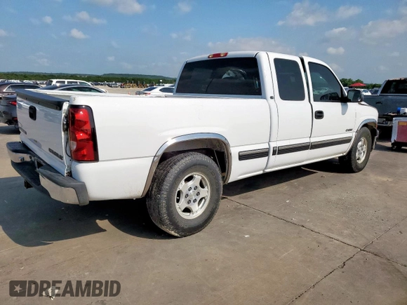 2000 Chevrolet Silverado 1500 with VIN 2GCEC19W6Y1335189, listed as a Copart auction lot 54317135 with Not Provided miles and Clean Title. Bid and sale history available at DreamBid. Image 3.