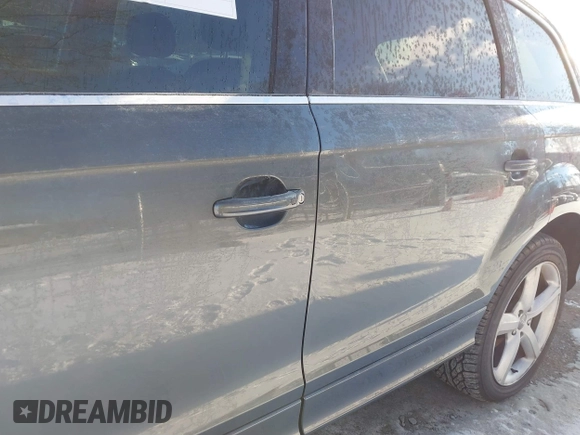 2014 Audi Q7 3.0T S line Prestige with VIN WA1DGAFE5ED010250, listed as a IAAI auction lot 41257093 with 131,001 mi miles. Bid and sale history available at carsss.com. Image 18.