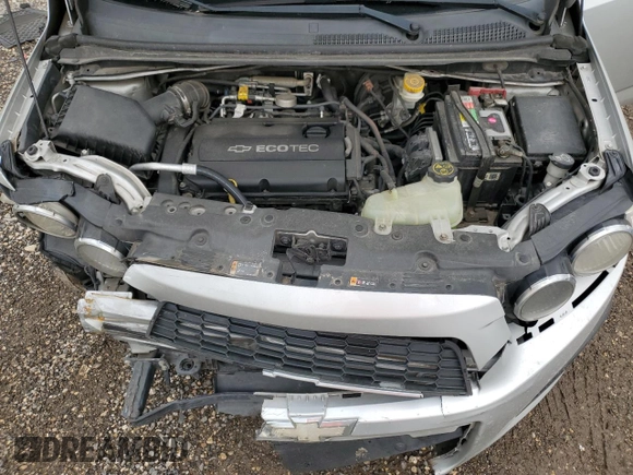 2012 Chevrolet Sonic LS z VIN 1G1JA5SH6C4164795, wystawiony jako Copart lot #55952365 z przebiegiem 119 966 mil mil oraz Szkoda całkowita • Salvage title. Historia ofert i sprzedaży dostępna na DreamBid. Obrazek 11.