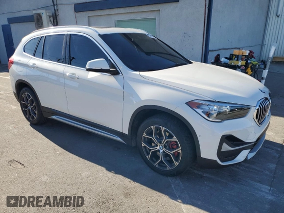 2022 BMW X1 sDrive28i with VIN WBXJG7C05N5V39439, listed as a Copart auction lot 81640724 with 30,261 mi miles and Salvage Title. Bid and sale history available at carsss.com. Image 4.