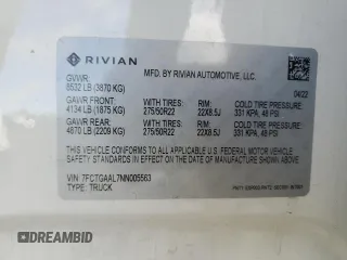 2022 Rivian R1T Launch Edition with VIN 7FCTGAAL7NN005563, listed as a Copart auction lot 47476365 with 39,805 mi miles and Salvage Title. Bid and sale history available at DreamBid. Image 13.