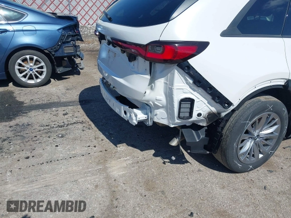 2024 Mazda CX-90 Preferred Plus with VIN JM3KKCHD1R1149169, listed as a IAAI auction lot 41935631 with 17,043 mi miles and . Bid and sale history available at DreamBid. Image 6.