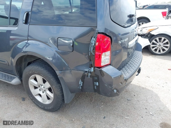 2012 Nissan Pathfinder SV with VIN 5N1AR1NN4CC632194, listed as a IAAI auction lot 41871512 with 135,571 mi miles. Bid and sale history available at carsss.com. Image 6.