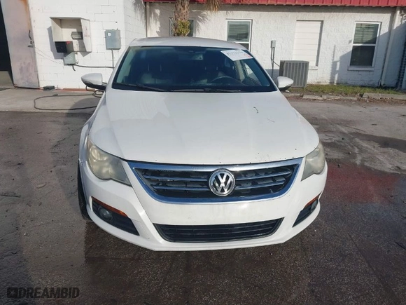 2009 Volkswagen CC Sport with VIN WVWNL73C29E555902, listed as a IAAI auction lot 41374136 with 136,548 mi miles. Bid and sale history available at carsss.com. Image 6.