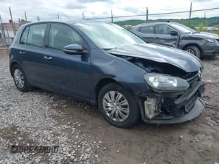2013 Volkswagen Golf w/Conv & Sunroof z VIN WVWDB7AJ2DW042894, wystawiony jako IAAI lot #42251852 z przebiegiem 87 747 mil mil oraz . Historia ofert i sprzedaży dostępna na DreamBid. Obrazek 1.