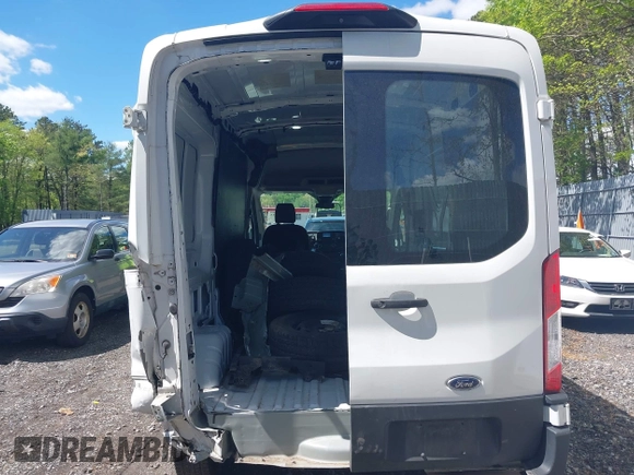 2020 Ford Transit Cargo z VIN 1FTBR1C8XLKA04894, wystawiony jako IAAI lot #42176726 z przebiegiem 84 154 mil mil oraz . Historia ofert i sprzedaży dostępna na DreamBid. Obrazek 16.