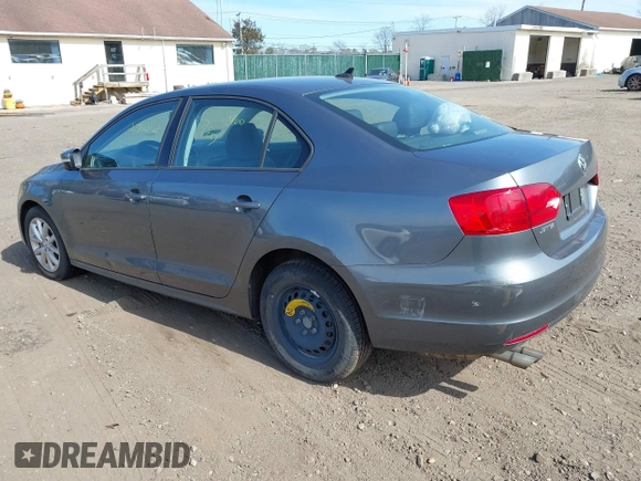 2011 Volkswagen Jetta Sedan SE w/Convenience & Sunroof PZEV with VIN 3VWDZ7AJ1BM379918, listed as a IAAI auction lot 41788875 with 999,999 mi miles. Bid and sale history available at carsss.com. Image 3.