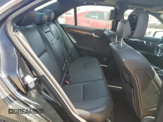 2014 Mercedes-Benz C 250 Sport z VIN WDDGF4HBXEA965367, wystawiony jako Copart lot #55700405 z przebiegiem 128 768 mil mil oraz Szkoda całkowita • Salvage title. Historia ofert i sprzedaży dostępna na DreamBid. Obrazek 10.