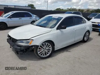 2016 Volkswagen Jetta SEL z VIN 3VWL07AJ4GM388951, wystawiony jako Copart lot #65404595 z przebiegiem 118 308 mil mil oraz Czysty tytuł • Clean title. Historia ofert i sprzedaży dostępna na DreamBid. Obrazek 1.