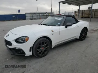 2019 FIAT 124 Spider Urbana Edition z VIN JC1NFAEK2K0142905, wystawiony jako Copart lot #87458644 z przebiegiem 33 680 mil mil oraz Szkoda całkowita • Salvage title. Historia ofert i sprzedaży dostępna na DreamBid. Obrazek 1.