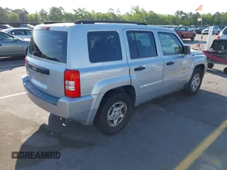 2009 Jeep Patriot Sport with VIN 1J4FT28B99D121838, listed as a IAAI auction lot 42000092 with 218,483 mi miles. Bid and sale history available at carsss.com. Image 4.