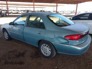 1998 Ford Escort SE z VIN 1FAFP13P5WW315053, wystawiony jako IAAI lot #41842159 z przebiegiem 100 337 mil mil oraz . Historia ofert i sprzedaży dostępna na DreamBid. Obrazek 3.