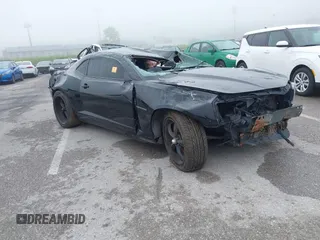 2013 Chevrolet Camaro LT z VIN 2G1FB1E3XD9142079, wystawiony jako IAAI lot #42260678 z przebiegiem 120 292 mil mil oraz . Historia ofert i sprzedaży dostępna na DreamBid. Obrazek 1.