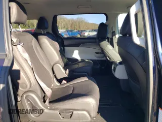 2024 Kia Carnival LX with VIN KNDNB4H32R6328763, listed as a Copart auction lot 80453154 with 25,576 mi miles and Salvage Title. Bid and sale history available at carsss.com. Image 12.