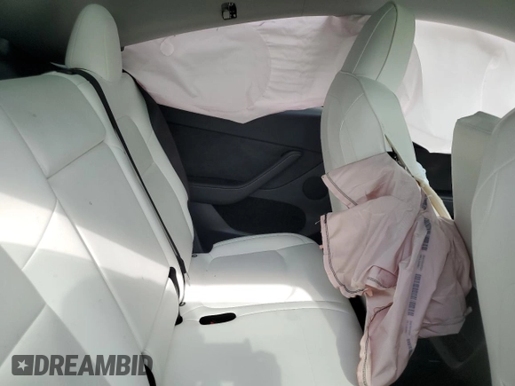 2024 Tesla Model Y Long Range z VIN 7SAYGAEE7RF123224, wystawiony jako Copart lot #58410545 z przebiegiem Nie podano mil oraz Szkoda całkowita • Salvage title. Historia ofert i sprzedaży dostępna na DreamBid. Obrazek 10.
