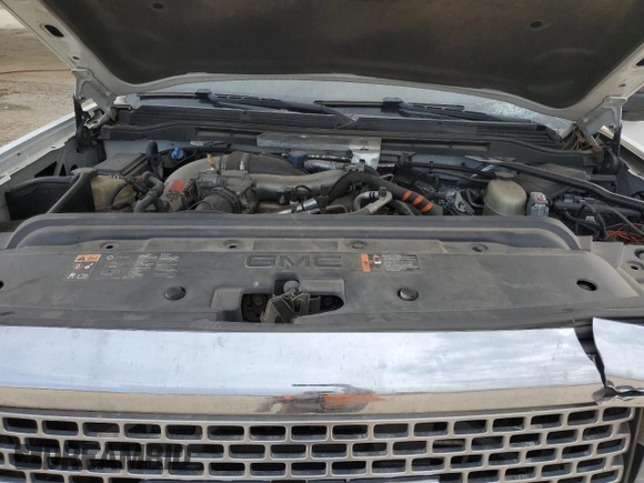 2015 GMC Sierra 2500HD available WiFi Denali with VIN 1GT120E80FF587884, listed as a Copart auction lot 47847815 with 0 mi miles and Salvage Title. Bid and sale history available at carsss.com. Image 13.